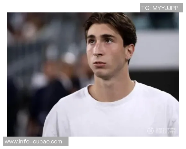 法尔克透露孔帕尼对17岁边锋麦克的高度认可或将外租锻炼提升出场机会 法尔克透露孔帕尼对17岁边锋麦克的高度认可或将外租锻炼提升出场机会