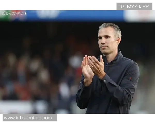 费耶诺德争冠梦碎范佩西执教近7轮失11分被PSV拉开13分差距