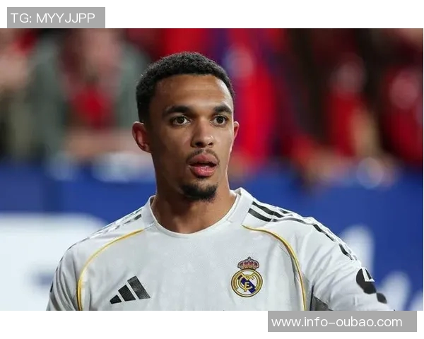 阿诺德边路防守松懈留下巨大空挡引发名宿批评 阿诺德边路防守松懈留下巨大空挡引发名宿批评