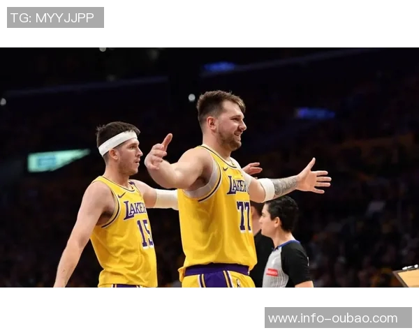 沃西分析东契奇与里夫斯的持球能力与影响力对比